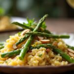 Rezeptidee Wein zum Essen Cremiges Zitronen-Risotto mit knackigem grünem Spargel & gerösteten Mandeln