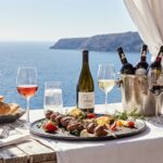 Rezeptidee Wein zum Essen Souvlaki Spieße mit Schweinefilet mariniert mit Oregano und Zitrone und ein Glas Rosé