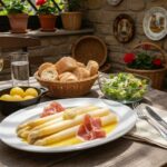 Wine with your meal Franconian asparagus with butter and ham, potatoes, cress salad, Silvaner Erste Lage
